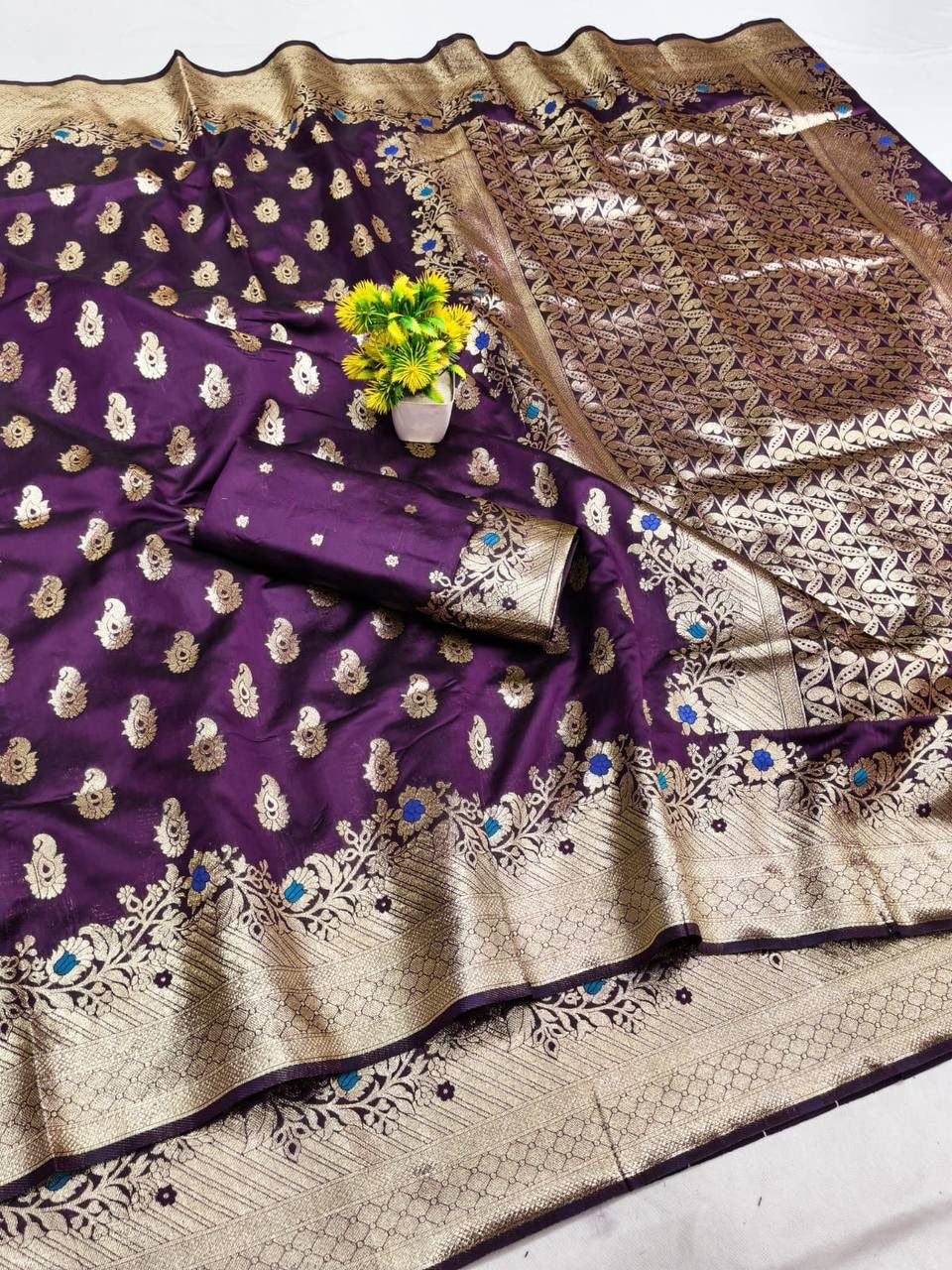 Pure Banarasi Silk Saree with Floral & Meenakari Design