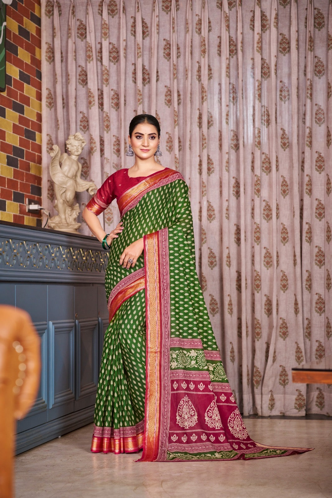 Pure Mal Mal Cotton Chatai Border Saree