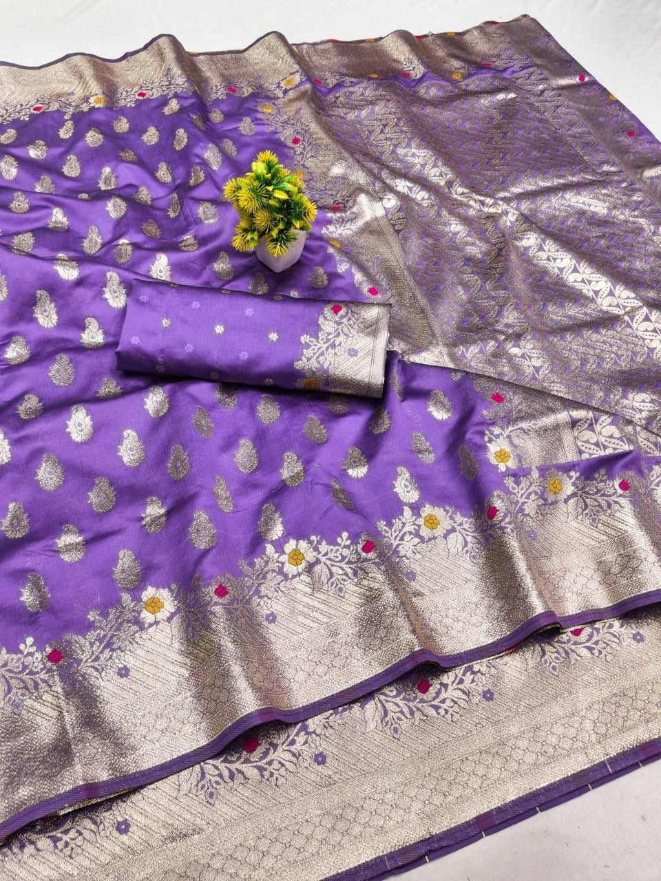 Pure Banarasi Silk Saree with Floral & Meenakari Design