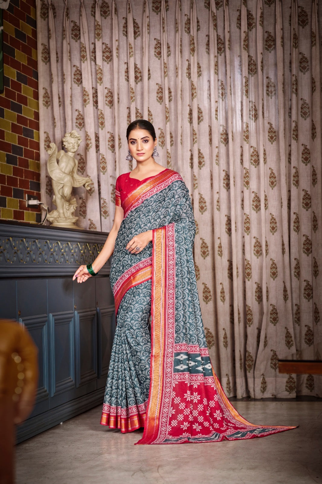 Pure Mal Mal Cotton Chatai Border Saree